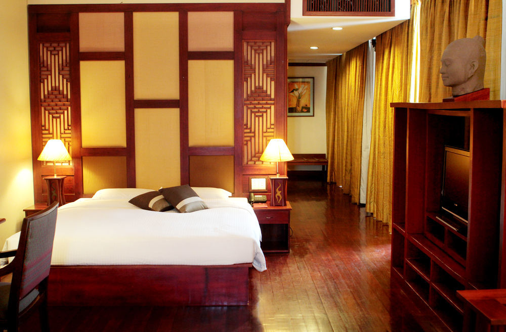 Amanjaya Pancam Suites Hotel Phnom Penh Extérieur photo
